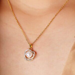Charming Pearl Drop Necklace - Perfect for Any Occasion